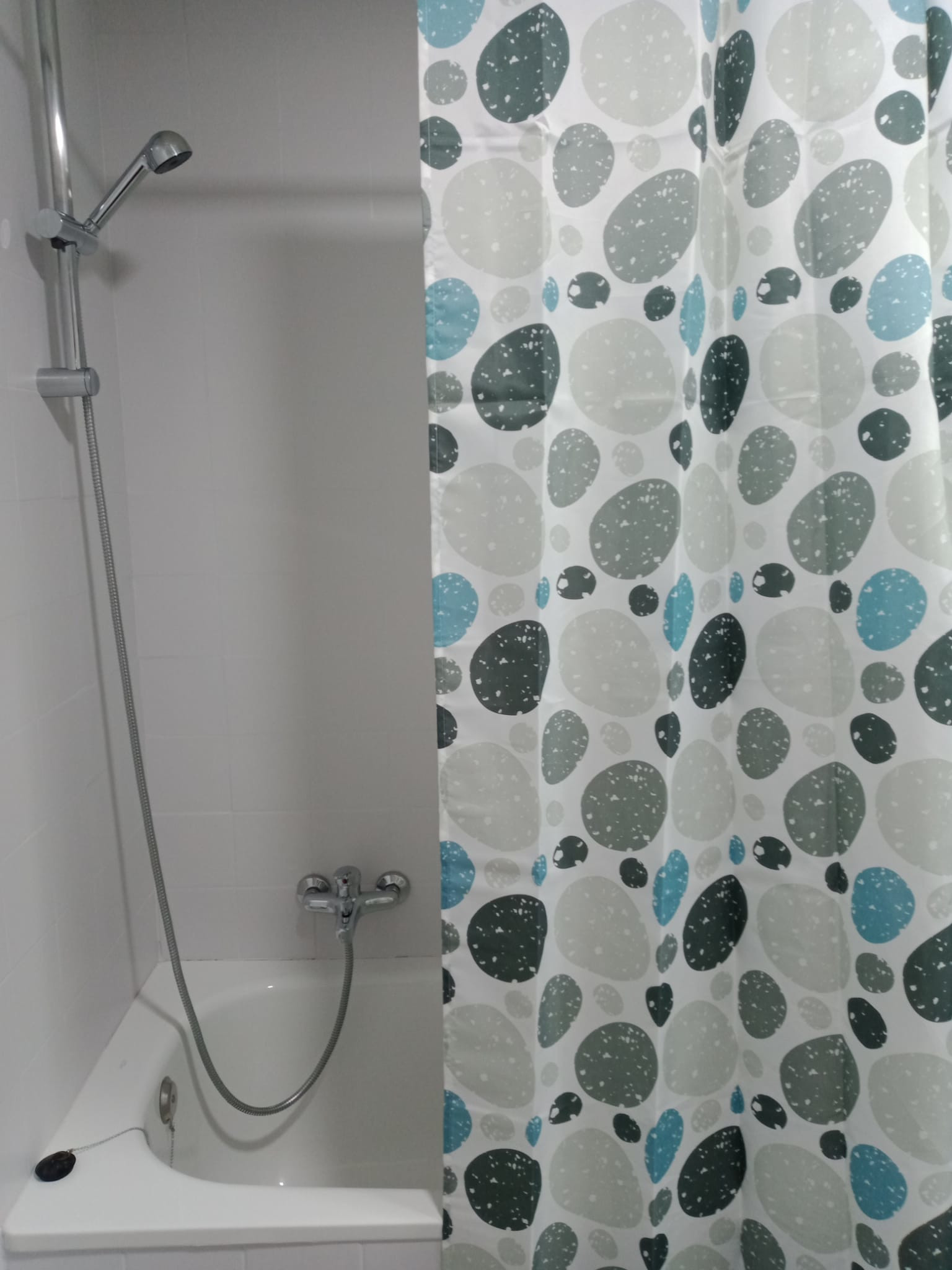 Duche da casa de banho do Apartamento Balaia