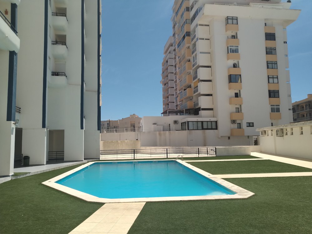 Condominium pool in Armação de Pêra