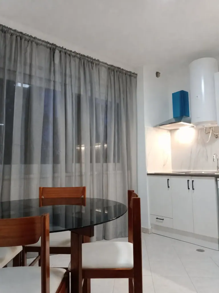 Bancada da kitchenette do Apartamento Balaia