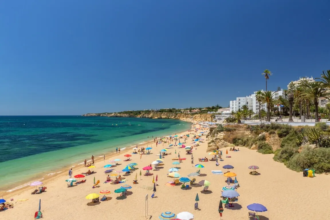 Armação de Pêra beach near Casa Búzios
