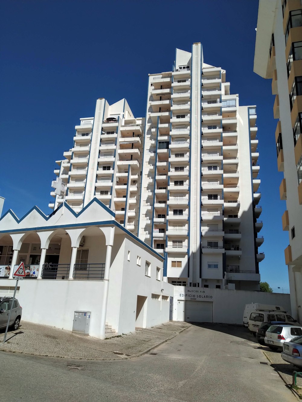 Edifício do condomínio da Casa Tartaruga